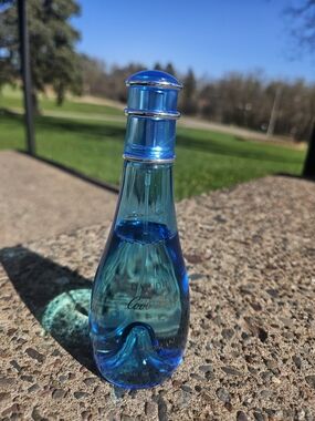 Davidoff Cool Water Woman Eau de Toilette - Blue Glass Bottle
